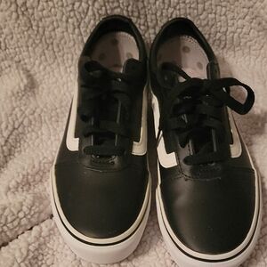 VANS leather Black and White Sneakers